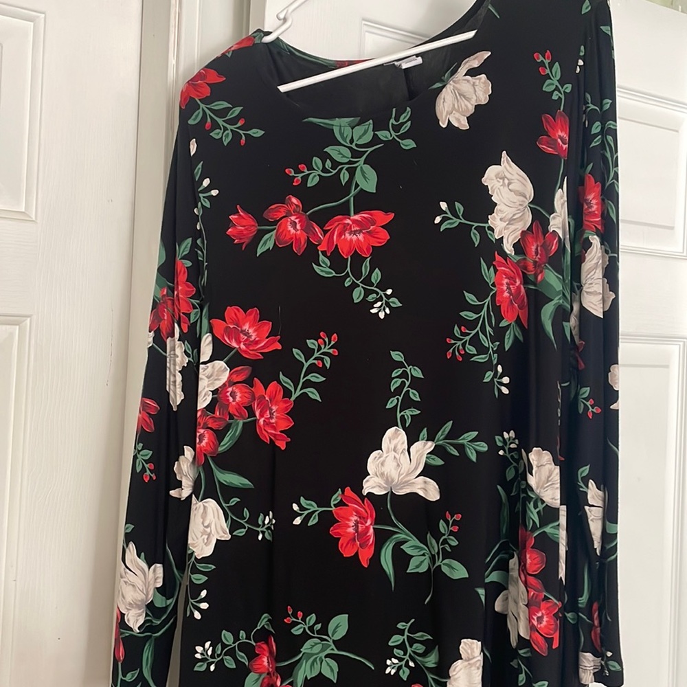 Black Old Navy dress with flowers